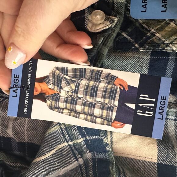 Gap women's long sleeve blue plaid relaxed fit button up shirt L - Picture 2 of 8